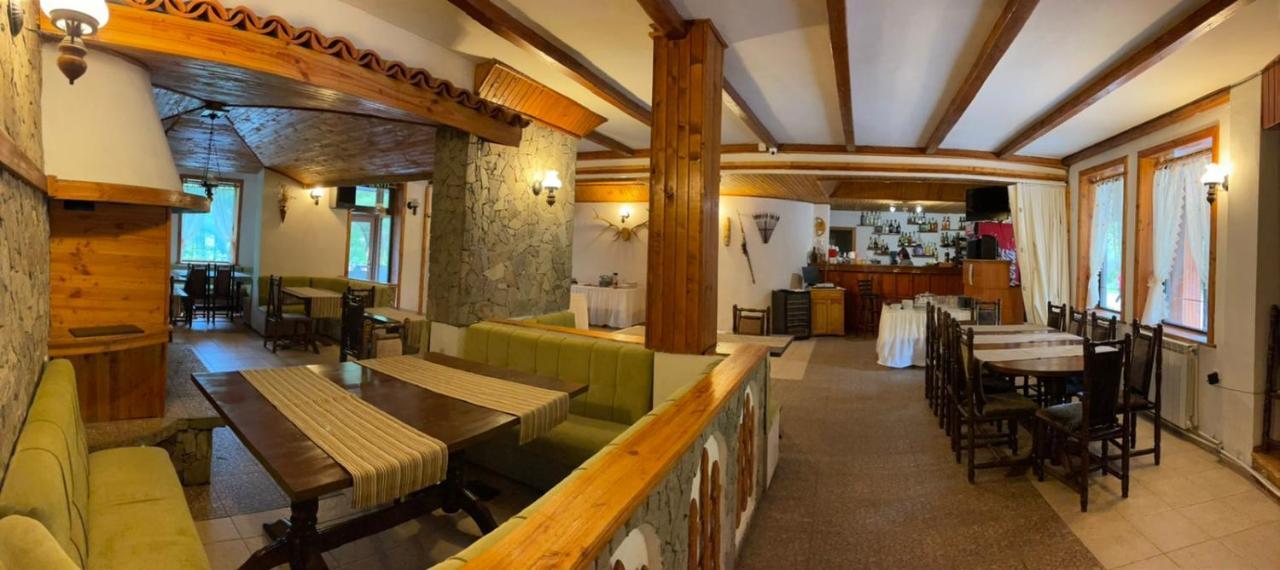 Hotel Paradise Place Kalofer Bagian luar foto