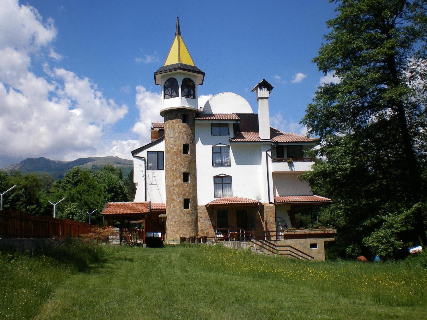 Hotel Paradise Place Kalofer Bagian luar foto
