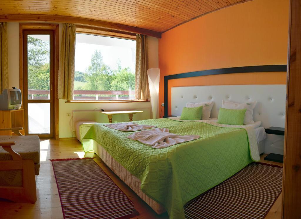 Hotel Paradise Place Kalofer Ruang foto